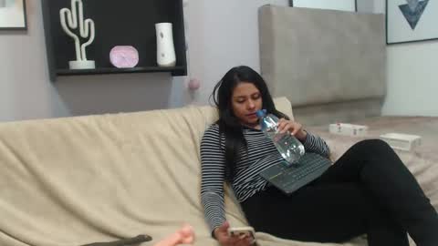 Snapshot of valevicious chatting on 02-25-25, 12:03 valevicious online show from 02-25-25, 12:03