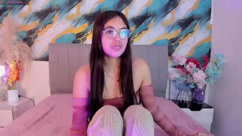 Snapshot of valk_diaz chatting on 06-22-26, 06:10 Valk online show from 06-22-26, 06:10