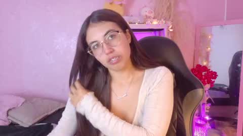 Snapshot of valk_diaz chatting on 06-25-26, 04:34 Valk online show from 06-25-26, 04:34