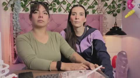 Valkiria and Dione online show from 04-16-26, 07:58