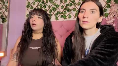 Snapshot of valkiria_and_dione chatting on 04-30-26, 01:17 Valkiria and Dione online show from 04-30-26, 01:17