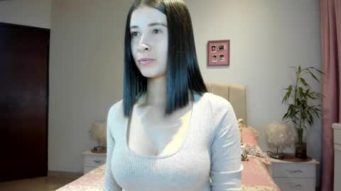Snapshot of vallejo_macarena chatting on 10-27-25, 03:10 Macarena online show from 10-27-25, 03:10