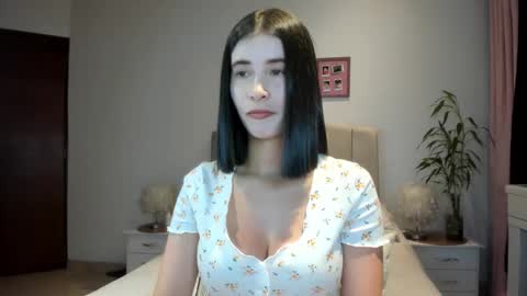 Macarena online show from 04-11-26, 12:59