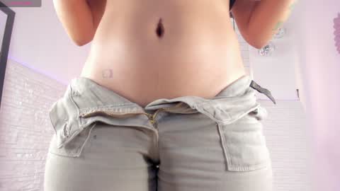 Snapshot of valloletsamar chatting on 12-28-24, 12:13 Vallolet Peach online show from 12-28-24, 12:13