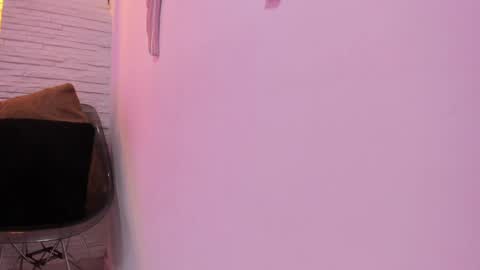 Snapshot of valloletsamar chatting on 01-19-25, 11:12 Vallolet Peach online show from 01-19-25, 11:12