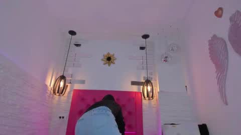 Snapshot of valloletsamar chatting on 02-12-25, 11:29 Vallolet Peach online show from 02-12-25, 11:29