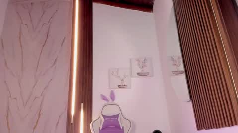 Snapshot of valloletsamar chatting on 10-04-25, 11:41 Vallolet Peach online show from 10-04-25, 11:41