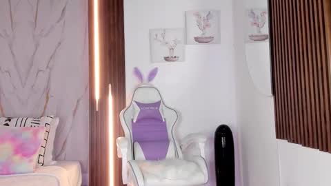 Snapshot of valloletsamar chatting on 11-23-25, 11:54 Vallolet Peach online show from 11-23-25, 11:54