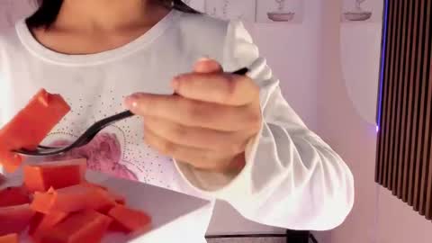 Vallolet Peach  online show from 02-11-26, 12:10