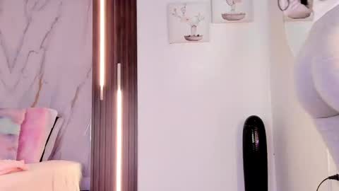 Snapshot of valloletsamar chatting on 05-06-26, 12:21 Vallolet Peach online show from 05-06-26, 12:21