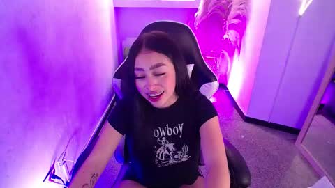 Snapshot of vallolett__ chatting on 02-23-26, 10:18 vallolett__ online show from 02-23-26, 10:18