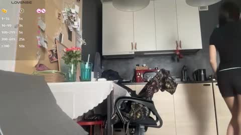 Little Devil online show from 03-31-26, 09:43