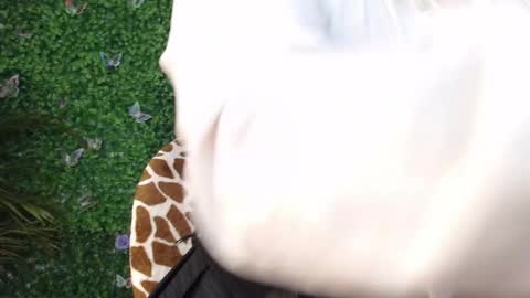 valquiria_sirgun online show from 10-10-25, 09:52