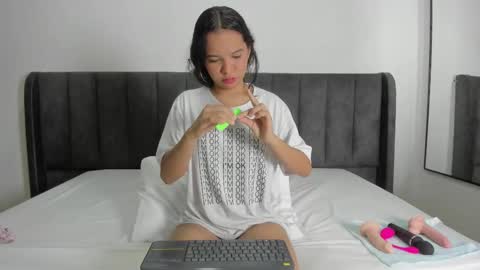 valtira nova online show from 02-27-25, 03:47