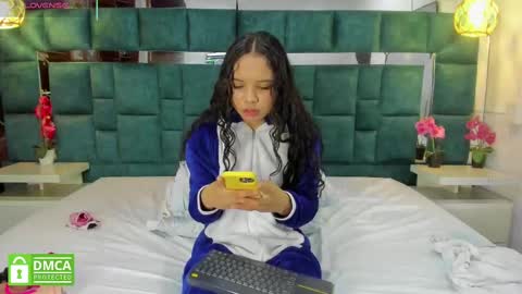 valtira nova online show from 11-15-25, 01:18