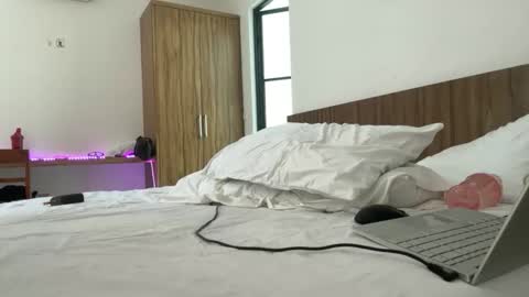 valure_lera online show from 10-22-25, 05:08