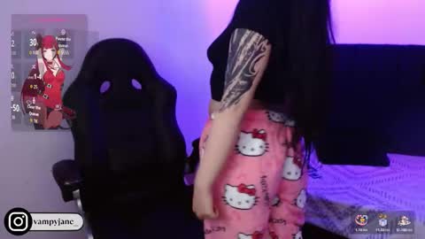 Snapshot of vammpyjane chatting on 11-14-25, 12:53 vammpyjane online show from 11-14-25, 12:53
