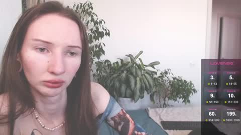 Snapshot of vampire_valentine chatting on 05-05-26, 08:33 Mollyy Valentine online show from 05-05-26, 08:33