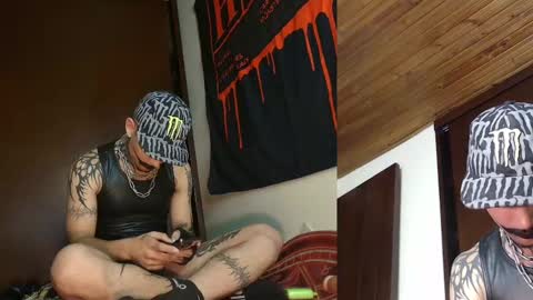 david guzman i model independenthelp me with a thumbs up online show from 02-19-25, 01:40