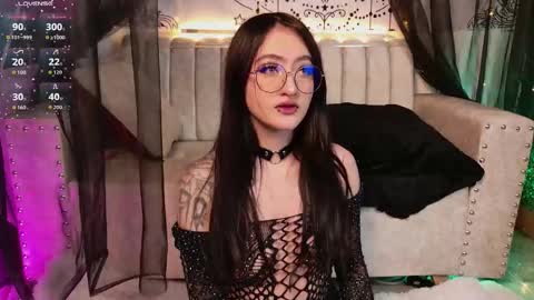 Snapshot of vampy_girl chatting on 10-19-25, 09:04 Follow me in me ONLYFANS Giselxox online show from 10-19-25, 09:04