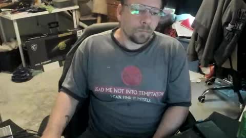 Snapshot of vandonh chatting on 06-04-26, 06:25 vandonh online show from 06-04-26, 06:25