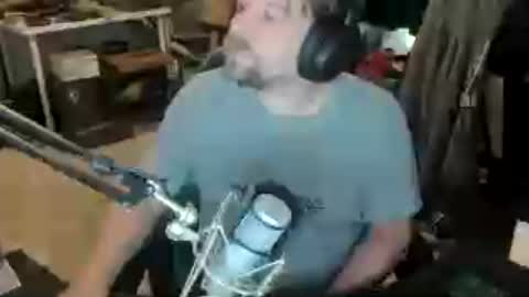 Snapshot of vandonh chatting on 06-15-26, 06:54 vandonh online show from 06-15-26, 06:54