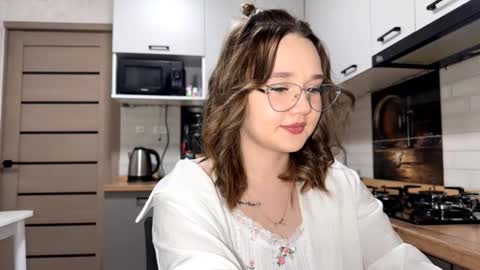 Snapshot of vanesabrazzle chatting on 03-16-26, 01:15 Velma online show from 03-16-26, 01:15