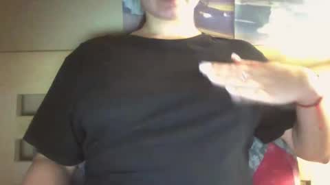 Snapshot of vanesajewel chatting on 02-08-25, 04:04 VanesaJewel online show from 02-08-25, 04:04