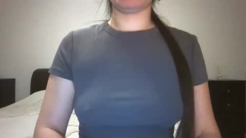 Snapshot of vanesajewel chatting on 03-12-25, 06:33 VanesaJewel online show from 03-12-25, 06:33