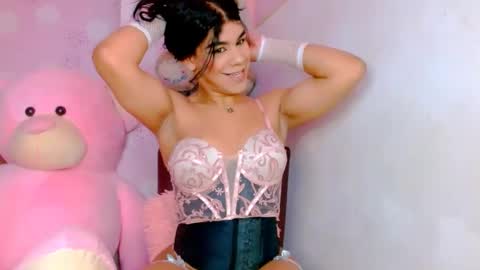 Snapshot of vanessa_brett_1 chatting on 12-05-24, 05:37 vanessa online show from 12-05-24, 05:37