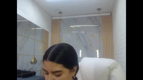 vanessa online show from 04-16-26, 07:03