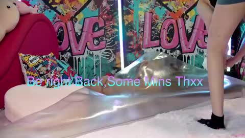 Snapshot of vanessa_love chatting on 04-30-26, 05:41 Vanessa online show from 04-30-26, 05:41