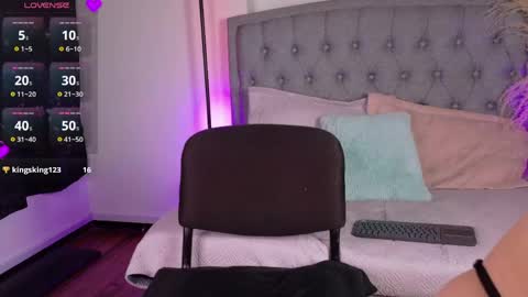 vanessa_mejiia online show from 04-23-26, 04:35