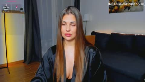 vanessa_moonn online show from 11-18-25, 02:43
