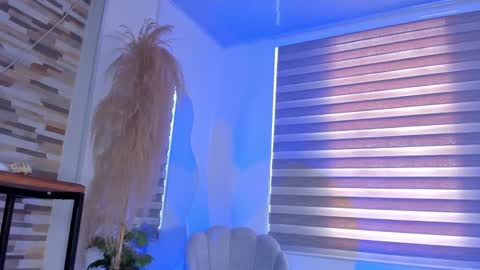 Vanessa Novvoa online show from 01-20-25, 07:04