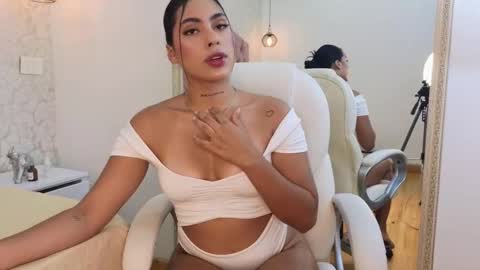 Vanessa  online show from 11-07-25, 08:09