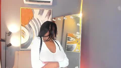 Snapshot of vanessa_wild1 chatting on 06-13-26, 06:28 vanessa_wild1 online show from 06-13-26, 06:28