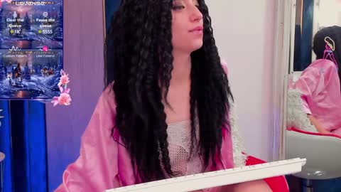 Snapshot of vanessaangelx chatting on 12-30-24, 07:04 Vanessa Diamond online show from 12-30-24, 07:04