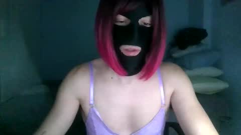 Snapshot of vanessacd chatting on 11-21-25, 10:19 vanessacd online show from 11-21-25, 10:19