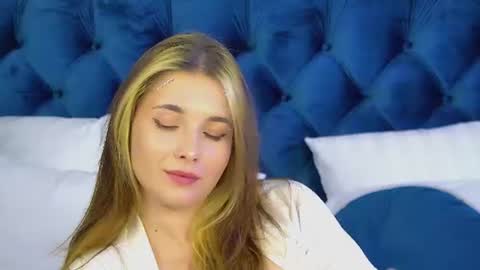 Snapshot of vanessacelesti chatting on 06-10-26, 06:34 Vanessa online show from 06-10-26, 06:34