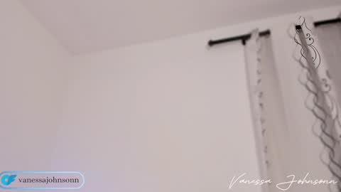Snapshot of vanessajohnsonn chatting on 01-27-25, 12:54 vanessajohnsonn online show from 01-27-25, 12:54