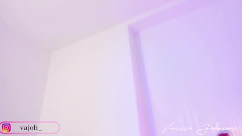 Snapshot of vanessajohnsonn chatting on 03-09-25, 03:11 vanessajohnsonn online show from 03-09-25, 03:11