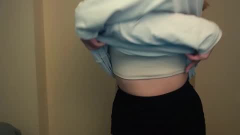 Snapshot of vanessakim_ chatting on 02-25-25, 05:58 Vanessa online show from 02-25-25, 05:58