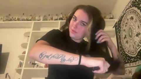 Snapshot of vanessaluvs2play chatting on 09-28-25, 11:54 vanessaluvs2play online show from 09-28-25, 11:54