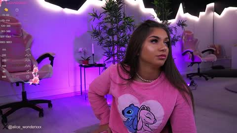 Snapshot of vanessasimon chatting on 12-26-24, 06:09 Vanessa Simon online show from 12-26-24, 06:09