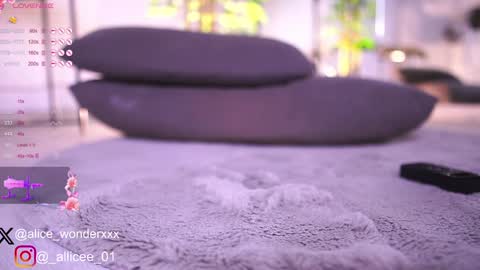 Snapshot of vanessasimon chatting on 02-07-25, 12:28 Vanessa Simon online show from 02-07-25, 12:28