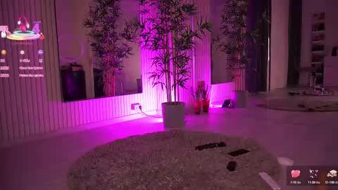 Snapshot of vanessasimon chatting on 03-02-25, 12:22 Vanessa Simon online show from 03-02-25, 12:22