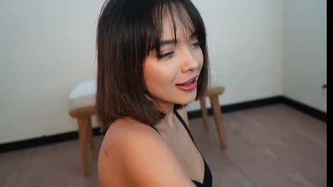 Snapshot of vanesse_ chatting on 03-08-25, 08:11 Irina online show from 03-08-25, 08:11