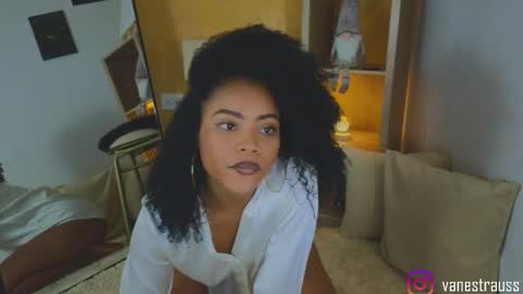 Snapshot of vanestrauss chatting on 11-21-25, 08:07 New account follow me online show from 11-21-25, 08:07