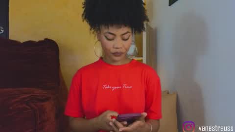 Snapshot of vanestrauss chatting on 11-25-25, 08:42 New account follow me online show from 11-25-25, 08:42